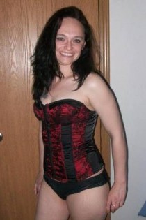 , 25  female escort, brandon